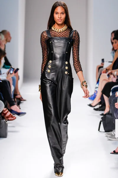 Look 32